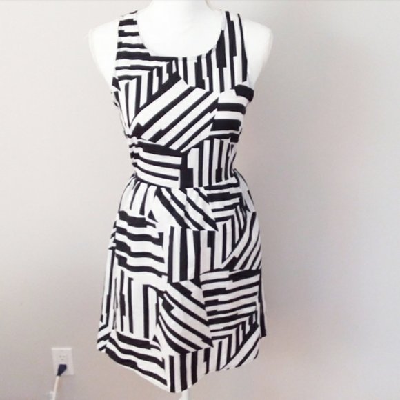 Bundle of 8 Dresses All Size Small by Great Designers - Picture 5 of 9